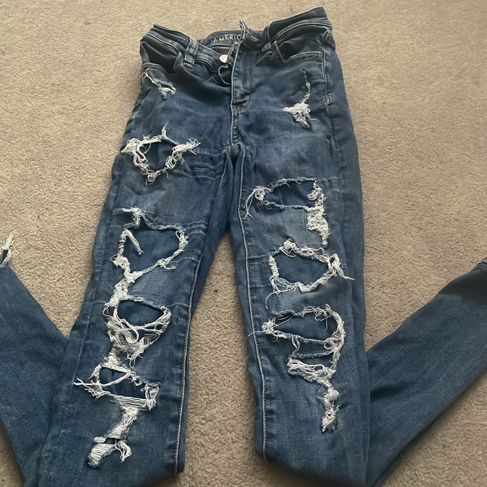 AMERICAN EAGLE JEANS